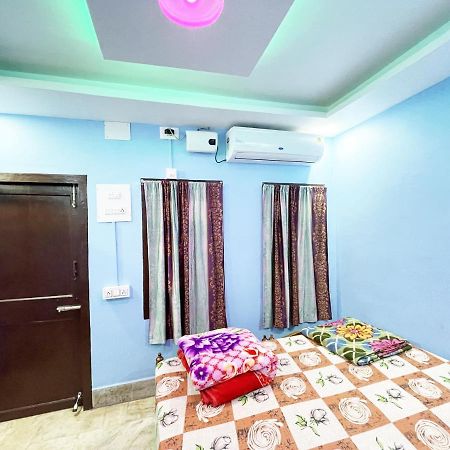 Hotel Radha Krishna Purî Extérieur photo