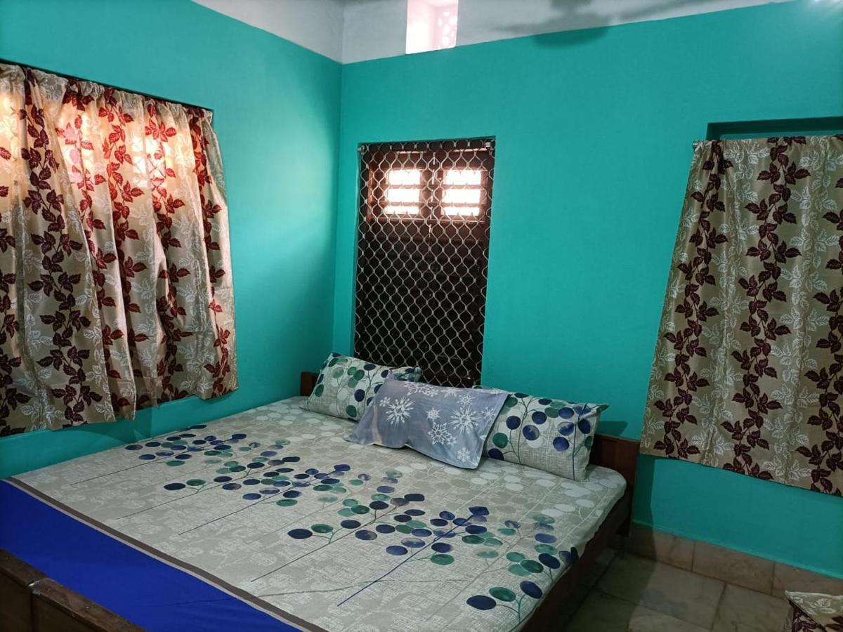 Hotel Radha Krishna Purî Extérieur photo