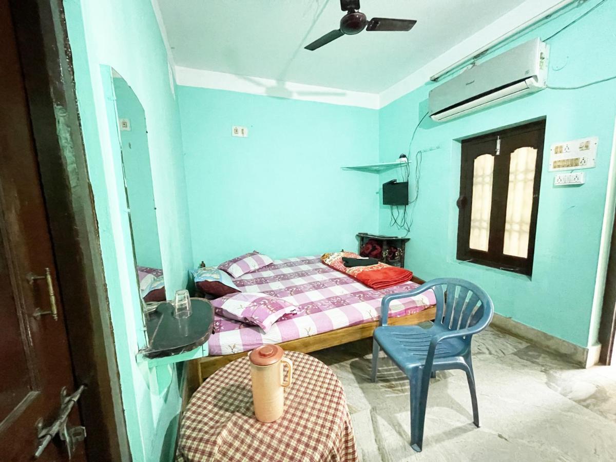 Hotel Radha Krishna Purî Extérieur photo