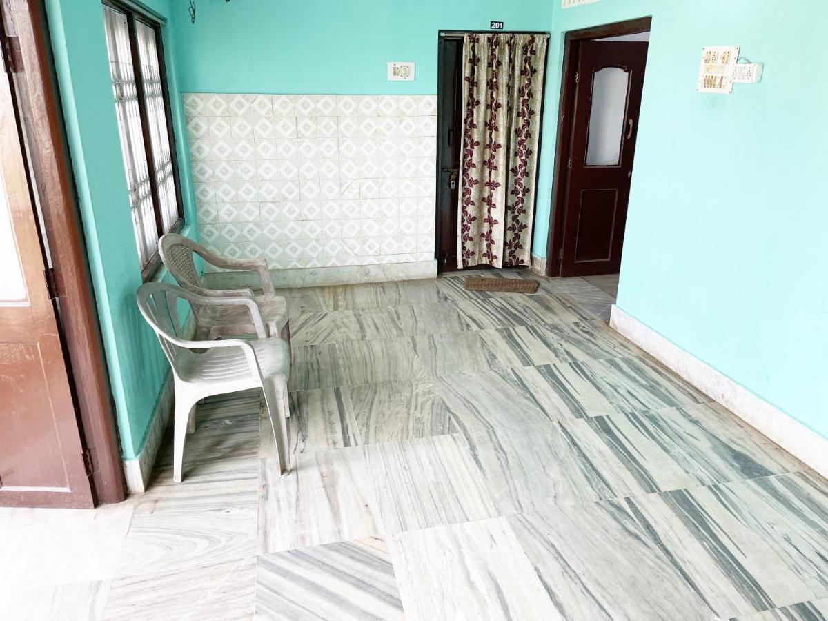 Hotel Radha Krishna Purî Extérieur photo