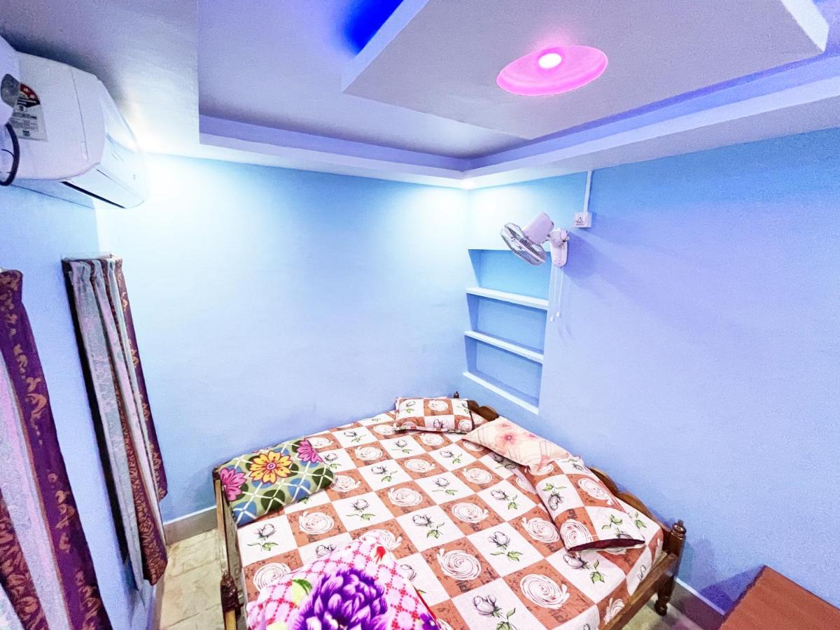 Hotel Radha Krishna Purî Extérieur photo