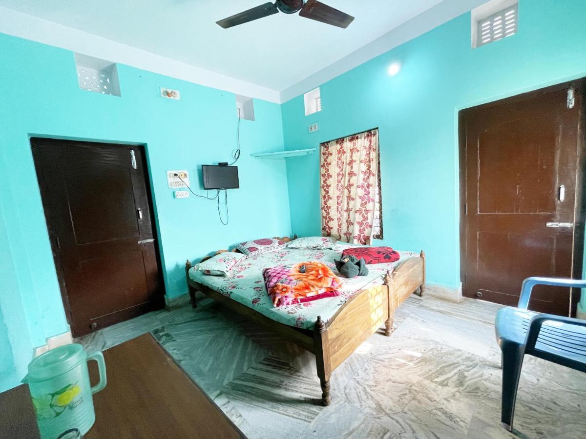 Hotel Radha Krishna Purî Extérieur photo