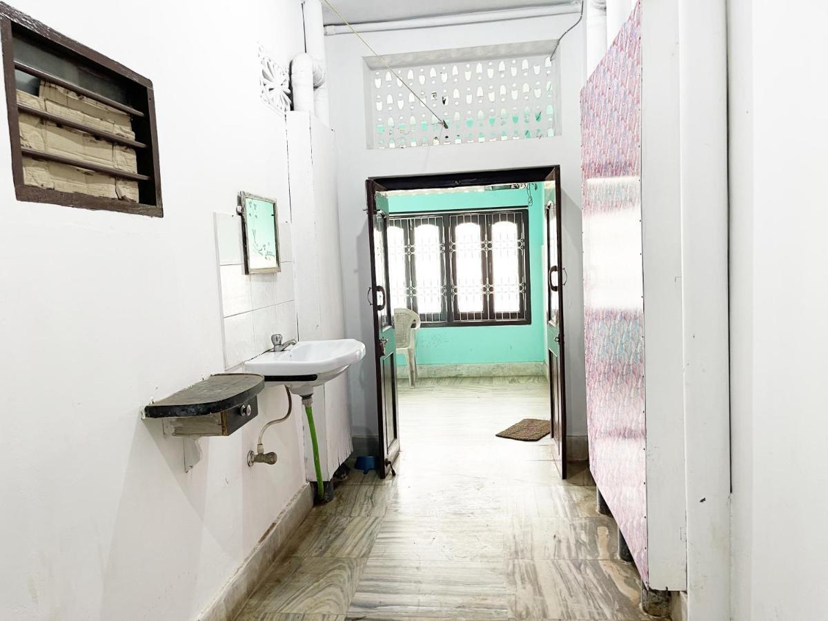 Hotel Radha Krishna Purî Extérieur photo