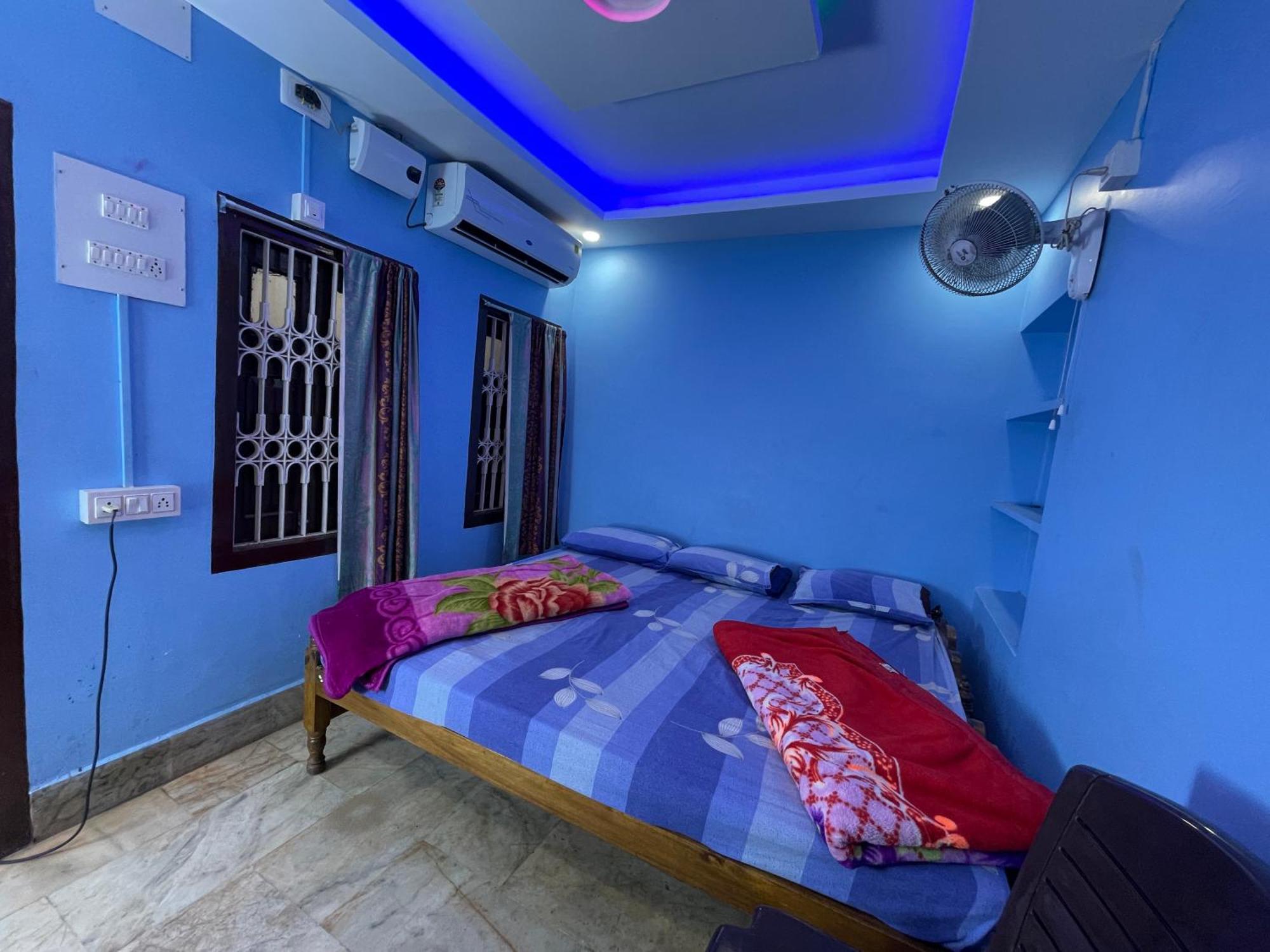 Hotel Radha Krishna Purî Extérieur photo