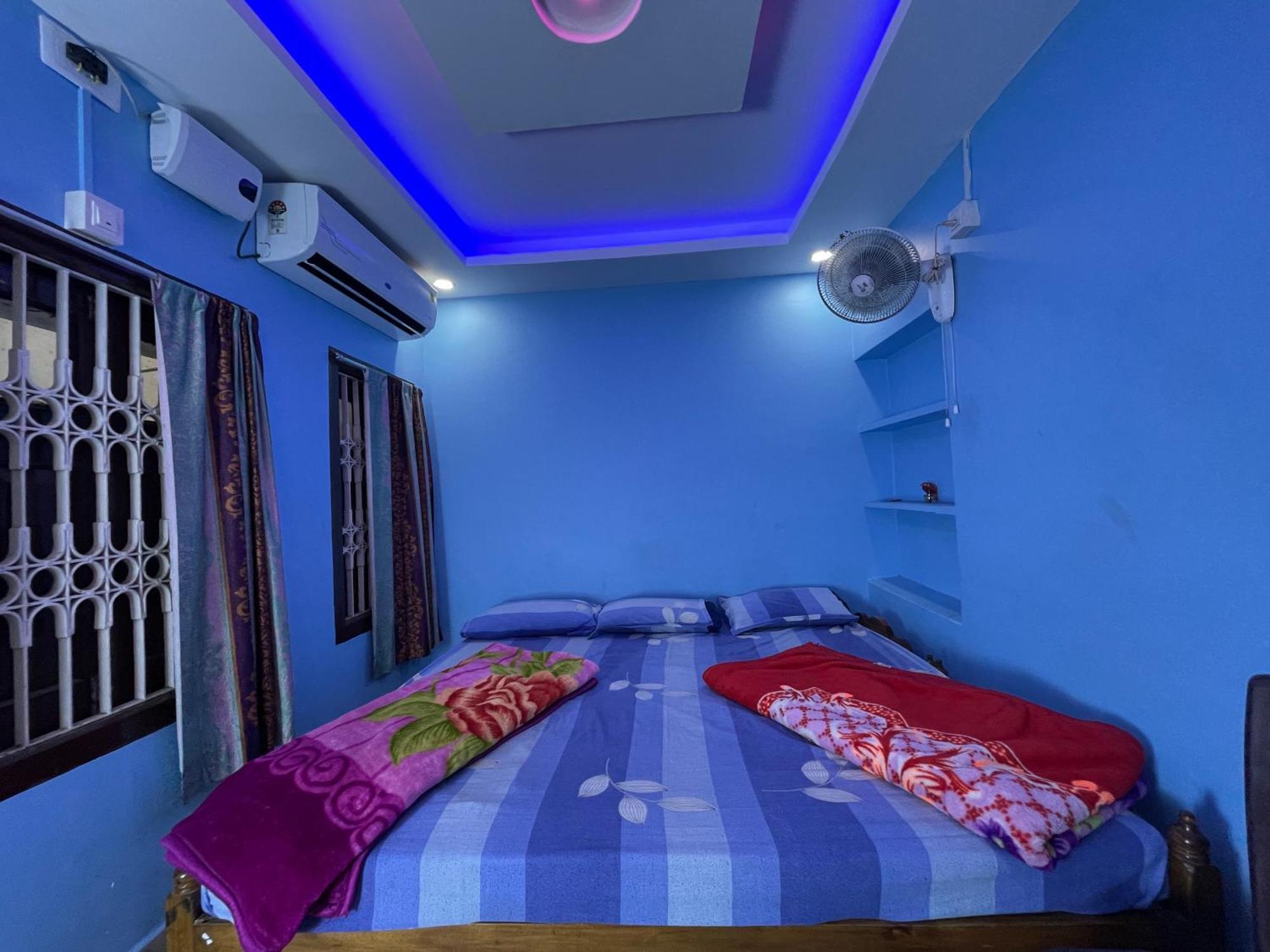 Hotel Radha Krishna Purî Extérieur photo