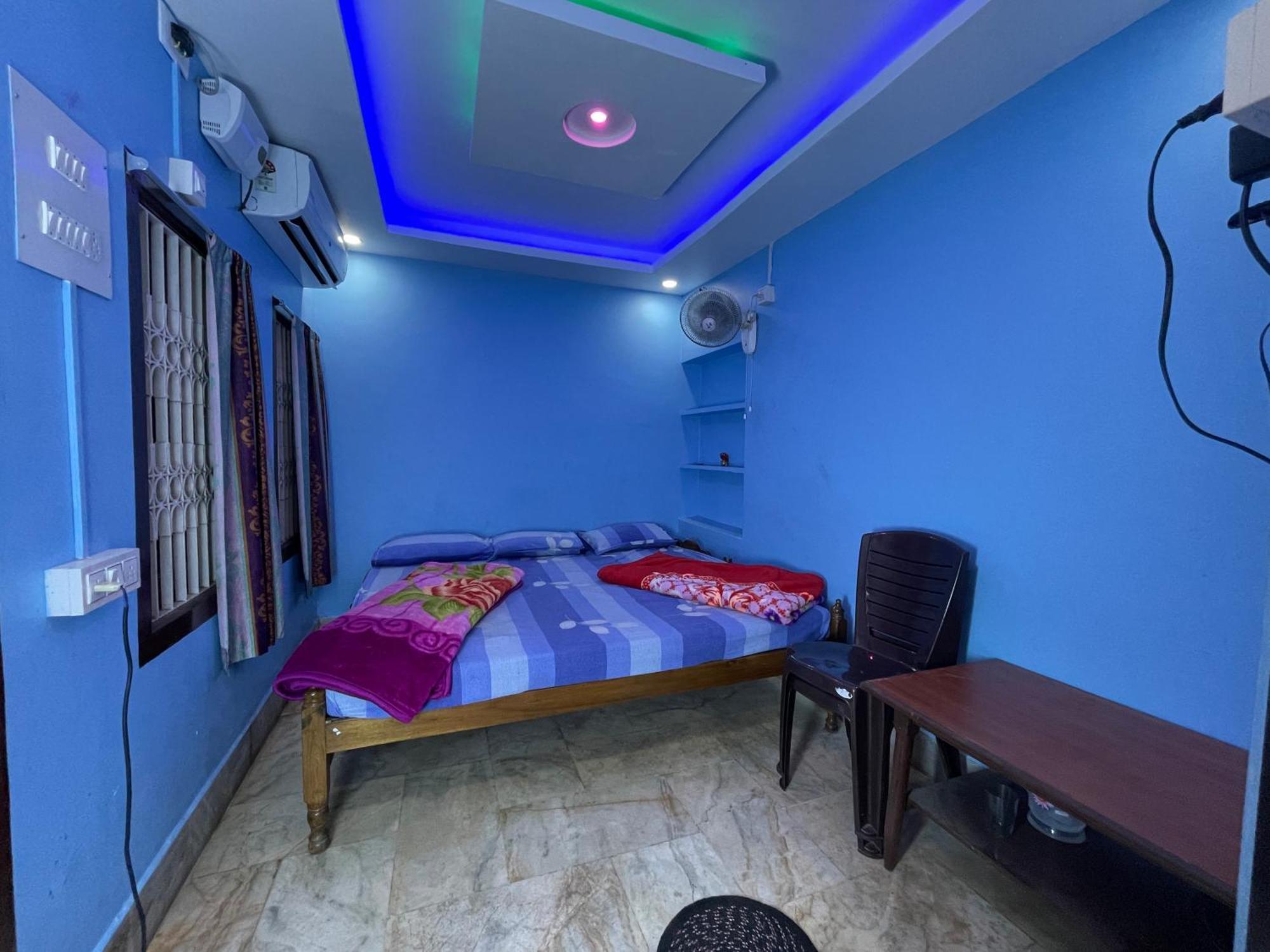 Hotel Radha Krishna Purî Extérieur photo