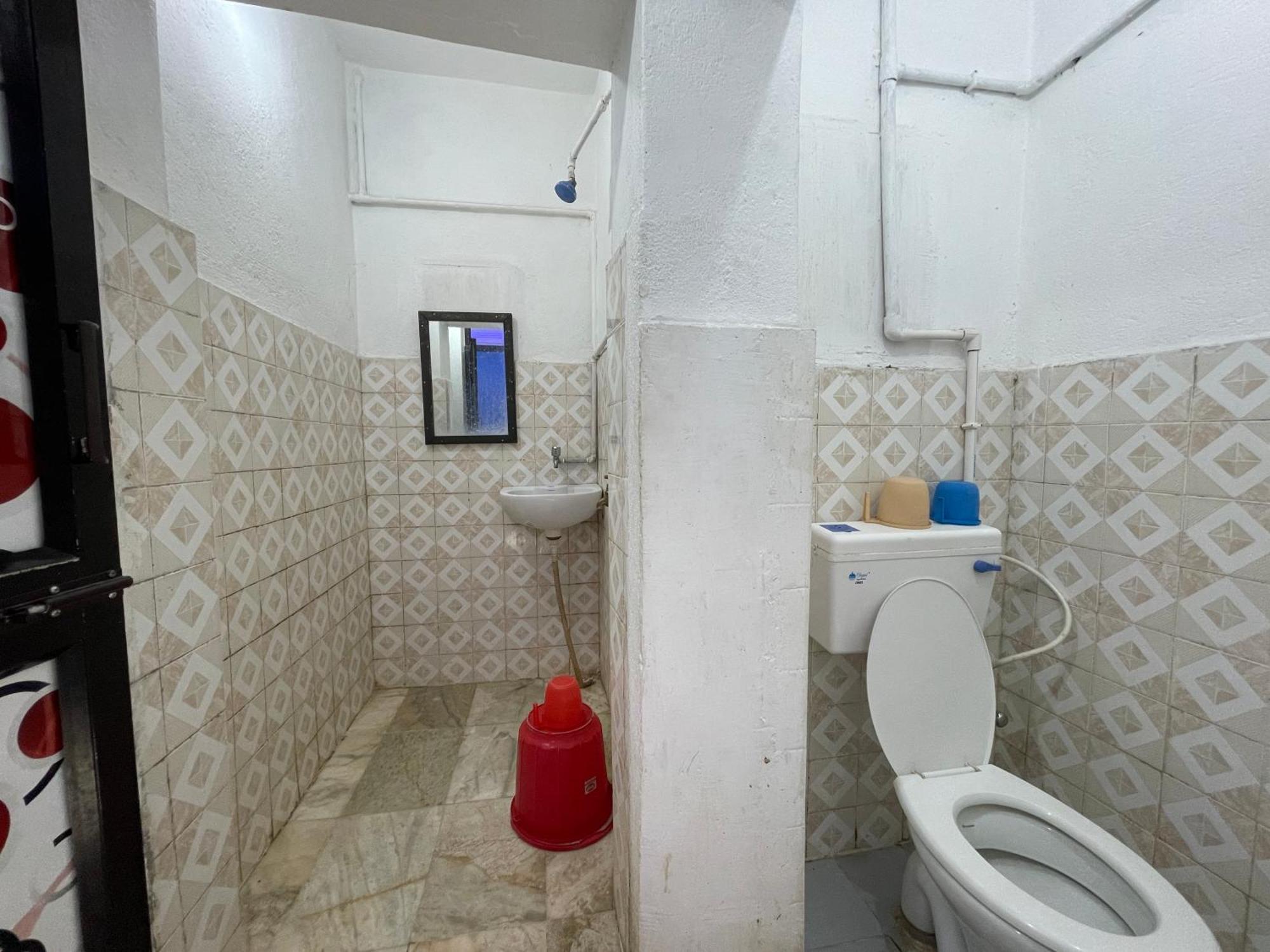 Hotel Radha Krishna Purî Extérieur photo
