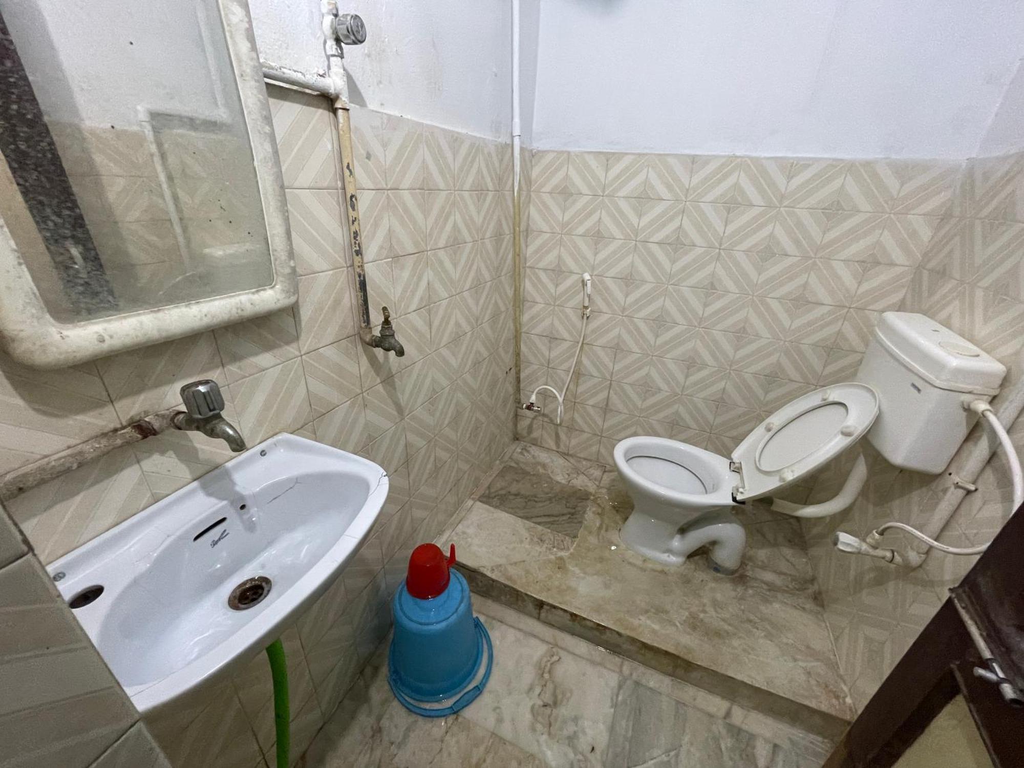 Hotel Radha Krishna Purî Extérieur photo